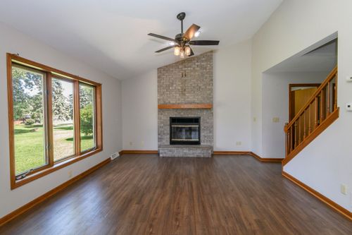 N58W23796 Hastings Ct, Sussex, WI, 53089-3734 | Card Image
