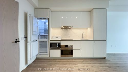 3505-8 Interchange Way, Vaughan, ON, L4K0R2 | Card Image