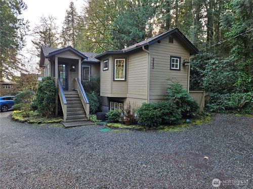 9380 Ferncliff Ave Ne, Bainbridge Island, WA, 98110-2914 | Card Image