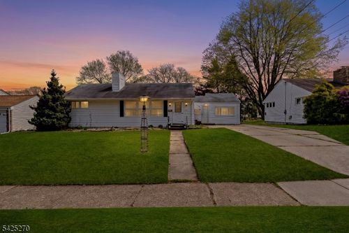 126 Villanova Dr, Lawrence Twp, NJ, 08648-4441 | Card Image