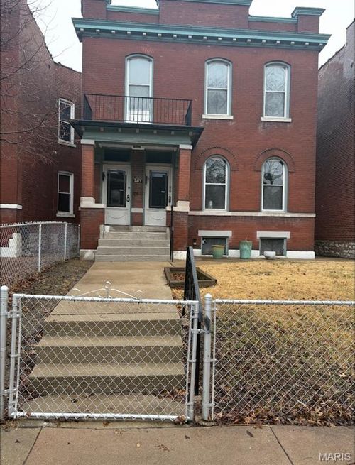 2115 Allen Ave, Saint Louis, MO, 63104-2630 | Card Image