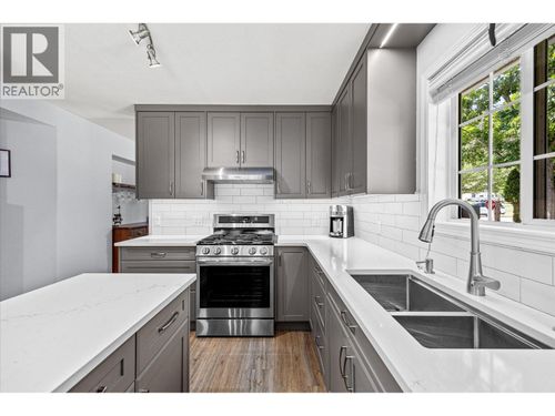 25-527 Yates Rd, Kelowna, BC, V1V1Z5 | Card Image