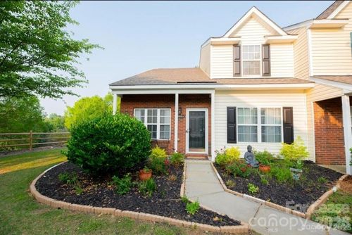 16855 Greenlawn Hills Ct, Charlotte, NC, 28213-5985 | Card Image