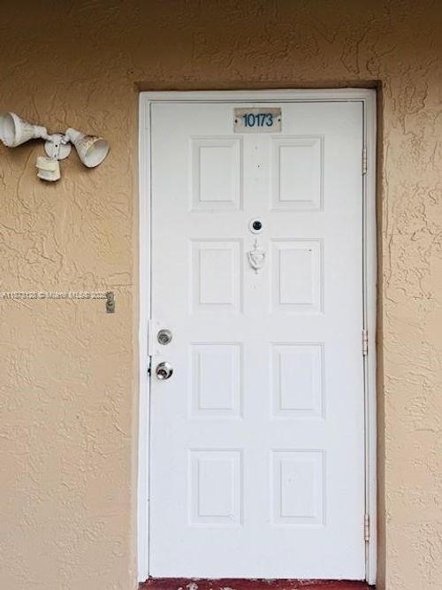 d-10173 Twin Lakes Dr, Coral Springs, FL, 33071-5365 | Card Image