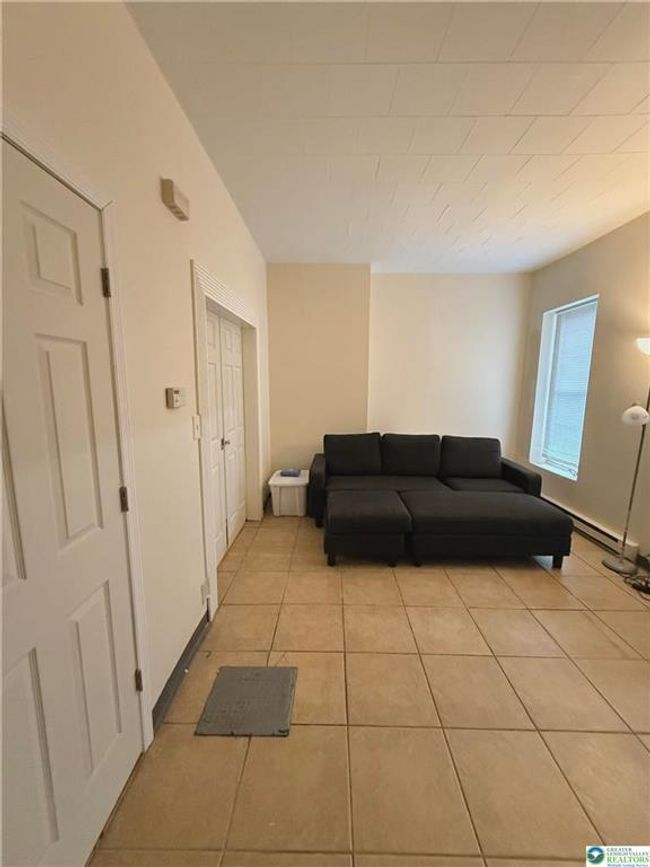 APT-1 - 614 N 8 Th St, House other with 2 bedrooms, 1 bathrooms and null parking in Allentown PA | Image 6