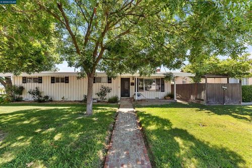 700 Real Ave, Newman, CA, 95360-1129 | Card Image