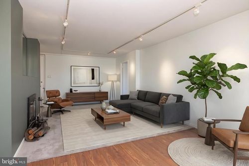 w-813-1001 City Ave, WYNNEWOOD, PA, 19096 | Card Image