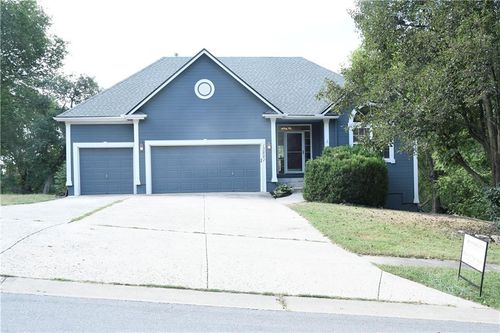 13821 Grove Ave, Bonner Springs, KS, 66012-9685 | Card Image