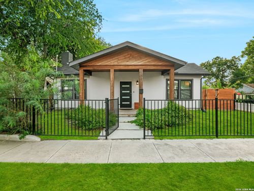 1006 S Pine St, San Antonio, TX, 78210-1968 | Card Image