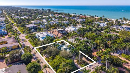 180 7th Ave S, NAPLES, FL, 34102-6857 | Card Image