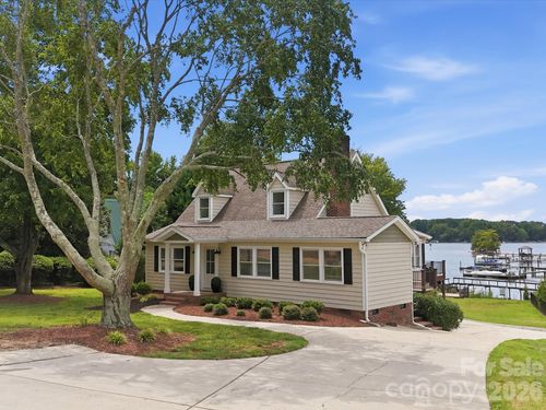 20845 Lagoona Dr, Cornelius, NC, 28031-7117 | Card Image