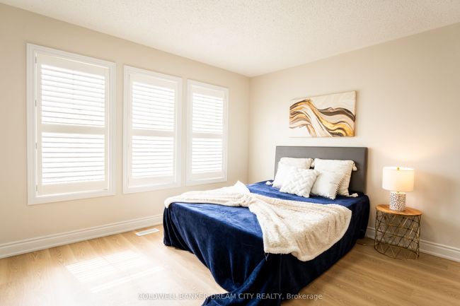 32 Charger Lane, House other with 8 bedrooms, 4 bathrooms and 2 parking in Brampton ON | Image 17