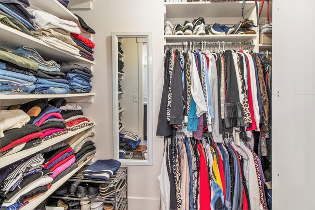 Walk-in Closet | Image 13