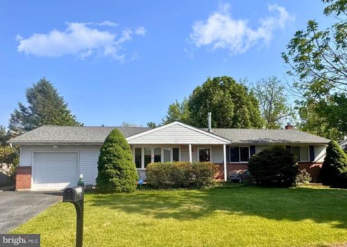 2233 Aster Rd, Macungie, PA, 18062-9327 | Card Image