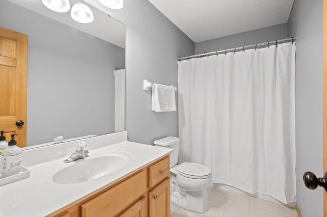 Full bathroom on the upper level. | Image 28
