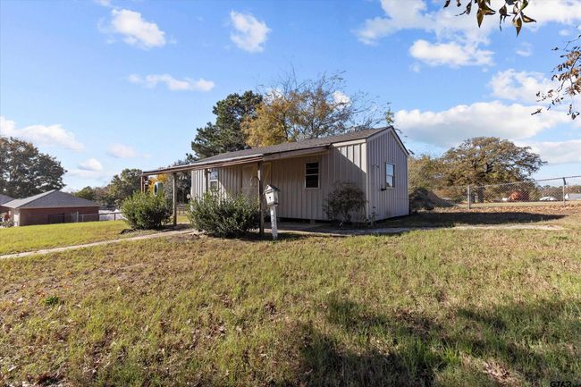 17528 County Road 2195, House other with 4 bedrooms, 2 bathrooms and null parking in Whitehouse TX | Image 7