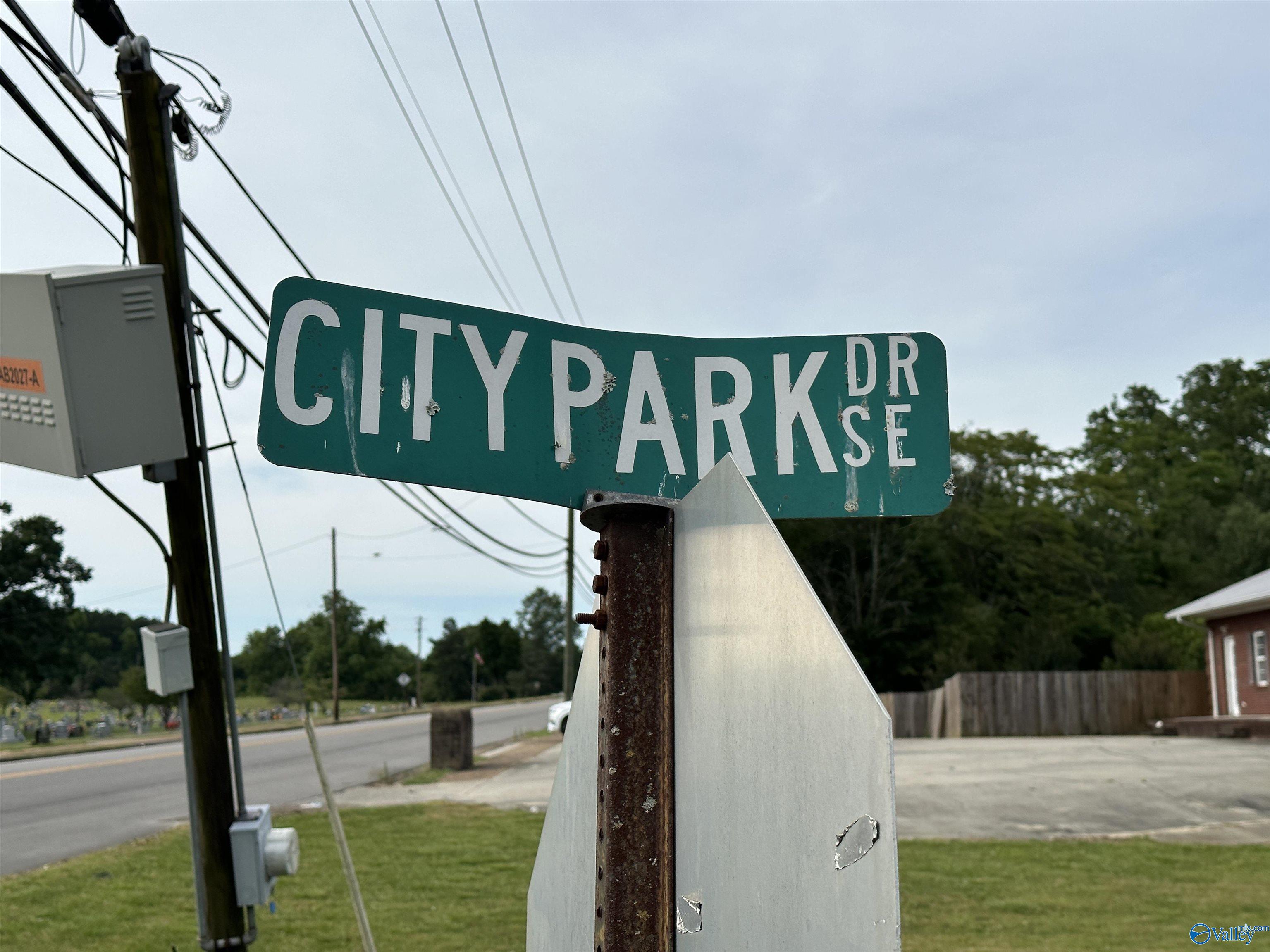 521 S Main St, Arab, AL 35016