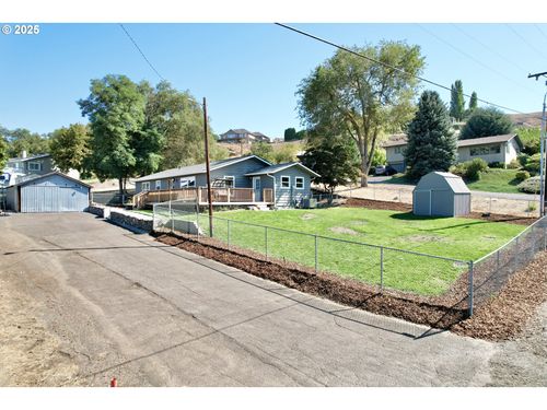 1640 Morton St, The Dalles, OR, 97058-4006 | Card Image