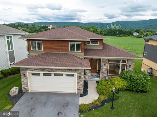 186 Derek Dr, BOALSBURG, PA, 16827-1153 | Card Image