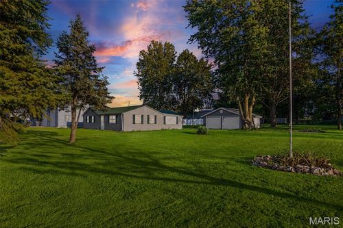 23205 Hollow Ave, Jerseyville, IL, 62052-6234 | Card Image
