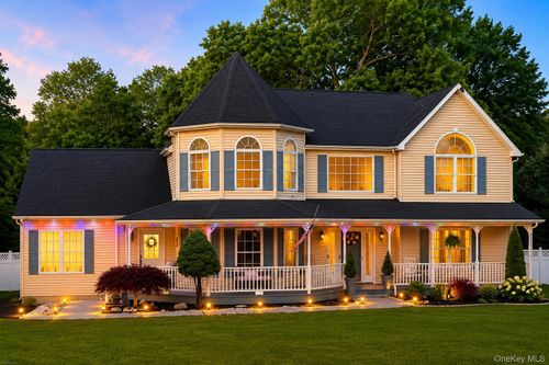 27 Grosso Ct, Montgomery, NY, 12549-1846 | Card Image