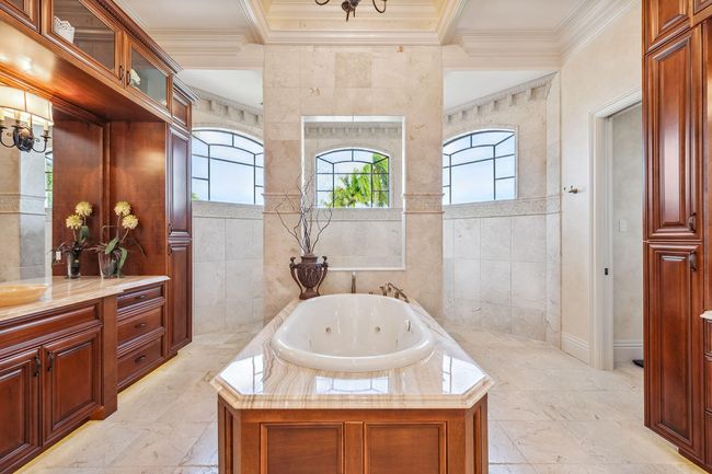 1547 Caxambas Dr, House other with 5 bedrooms, 7 bathrooms and null parking in Marco Island FL | Image 18