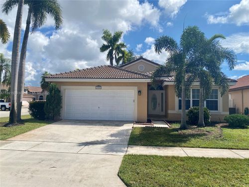 405 Sw 183rd Way, Pembroke Pines, FL, 33029-4331 | Card Image