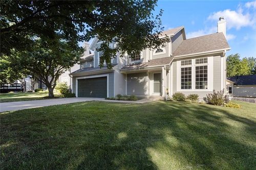 22004 W 51st Ter, Shawnee, KS, 66226-3875 | Card Image