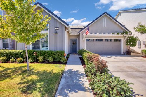 287 Huntington Ave S, Madera, CA, 93636-9012 | Card Image