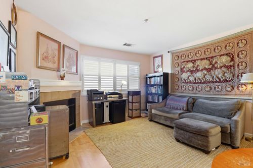 240 Seagull Row, Novato, CA, 94945-4517 | Card Image