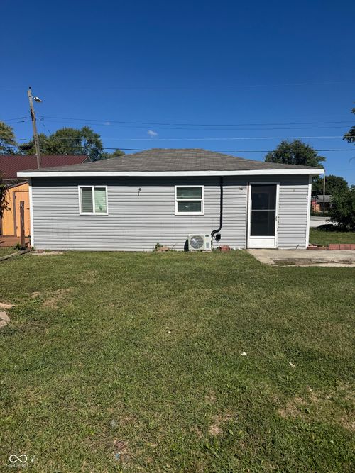 218 Cherry St, Greenfield, IN, 46140-2652 | Card Image
