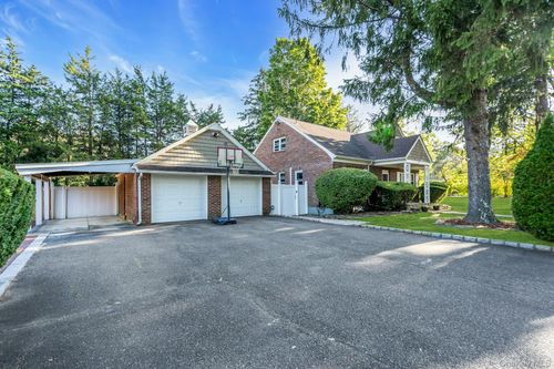 24 Ormond St, Dix Hills, NY, 11746-6334 | Card Image