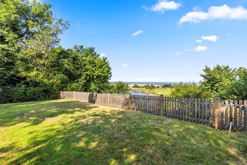 14 W Meadow Lane Ext, Stony Brook, NY, 11790-1017 | Card Image