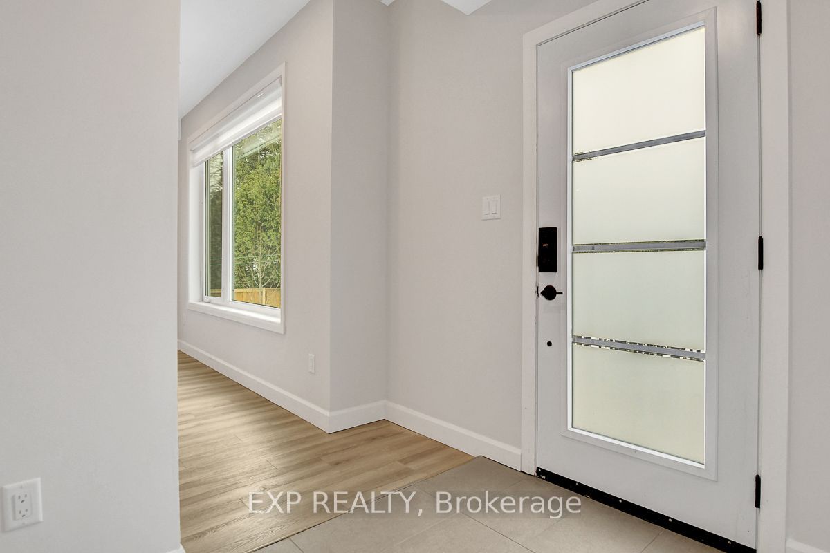 Residential Lease in Carlingwood - Westboro and Area 5