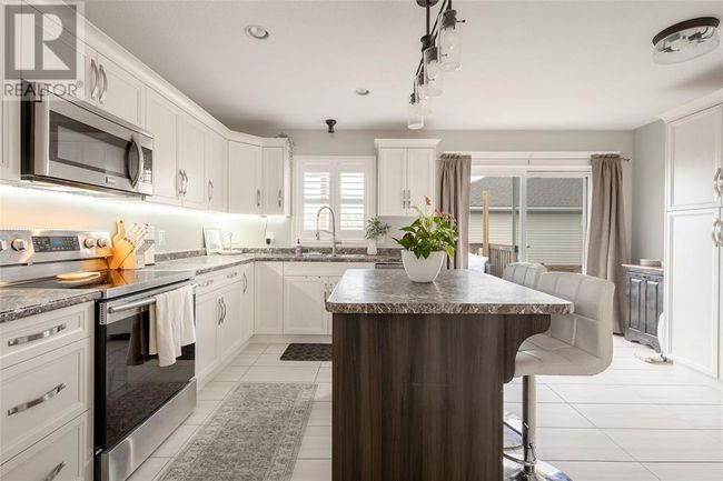 4052 Applewood Dr, House other with 5 bedrooms, 3 bathrooms and null parking in Petrolia ON | Image 25