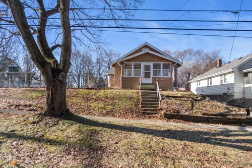 1004 Seymour Ave, Jackson, MI, 49202-2546 | Card Image