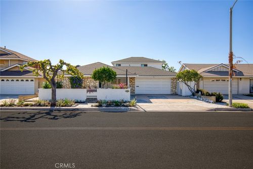 16401 Serenade Ln, Huntington Beach, CA, 92647-3541 | Card Image