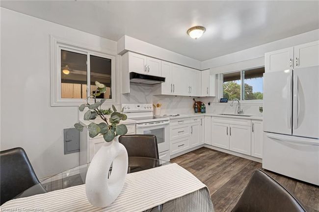 93 Christopher Dr, House other with 3 bedrooms, 2 bathrooms and 3 parking in Cambridge ON | Image 7