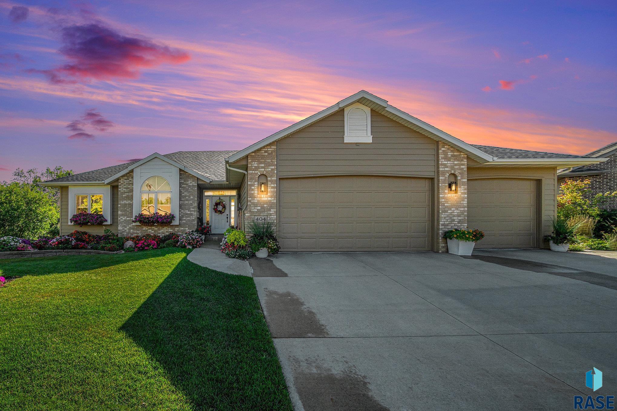Riverwood Cir, Brandon, SD 57005