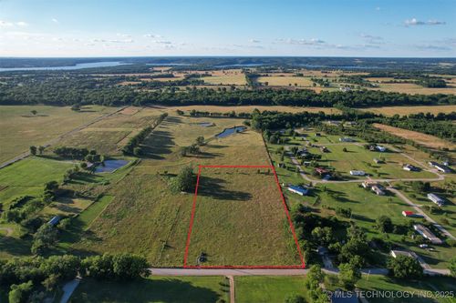 5 E 280 Rd, Grove, OK, 74344 | Card Image