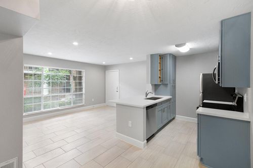 apt-6-2101 Fountain View Dr, Houston, TX, 77057-3633 | Card Image