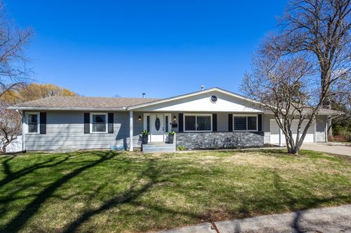 6 Sunset Cir, Bettendorf, IA, 52722-6044 | Card Image