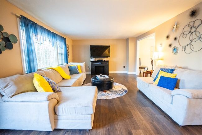 APT-2 - 801 Washington St, Condo with 3 bedrooms, 2 bathrooms and 2 parking in Pembroke MA | Image 11