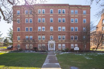 15820 Van Aken Boulevard, Condo with 2 bedrooms, 1 bathrooms and null parking in Shaker Heights OH | Image 1