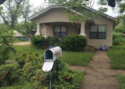 1600 S Wall St, Brady, TX, 76825-6413 | Card Image