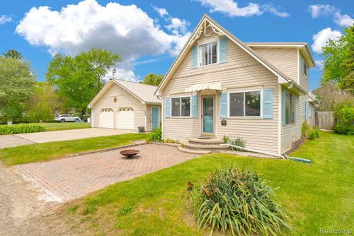 7489 Aspen Rd, Lexington, MI, 48450-8998 | Card Image
