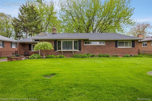 17469 Doris, Fraser, MI, 48026-3346 | Card Image