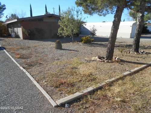 323 N Flynn Jans Ct, Pearce, AZ, 85625-4058 | Card Image