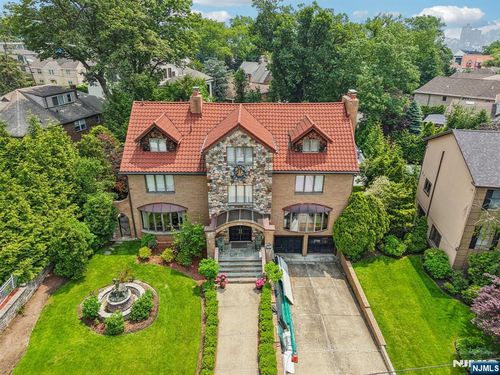 1060 Briar Way, Fort Lee, NJ, 07024-6344 | Card Image