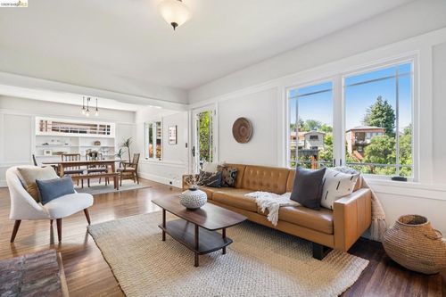 1016 Elbert St, Oakland, CA, 94602-1320 | Card Image